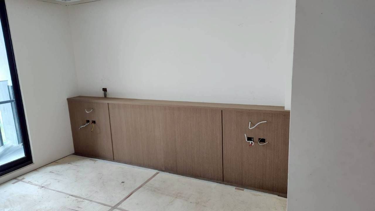 配合施工裝潢前置配管作業，安裝三菱重工一級變頻冷暖空調 (7).jpg