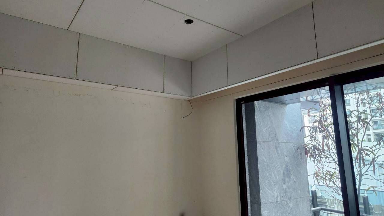 配合施工裝潢前置配管作業，安裝三菱重工一級變頻冷暖空調 (8).jpg