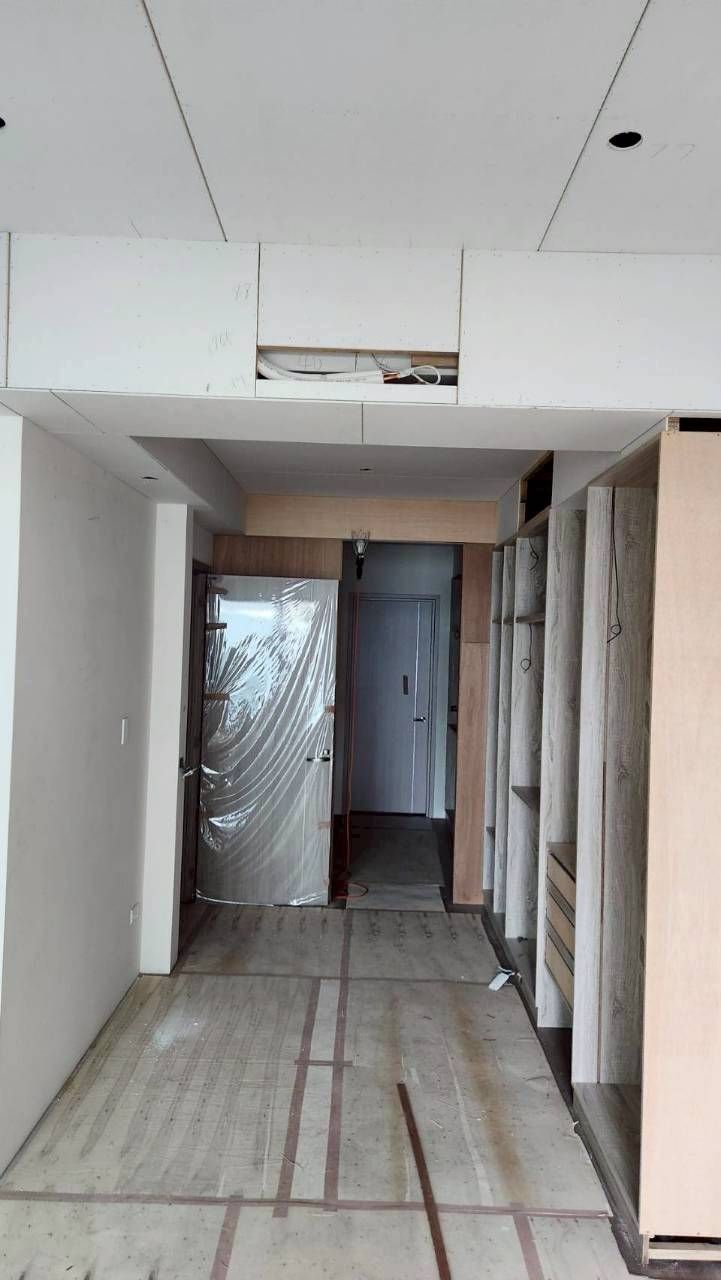 配合施工裝潢前置配管作業，安裝三菱重工一級變頻冷暖空調 (14).jpg