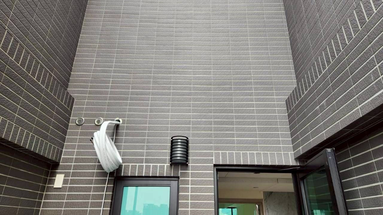 配合施工裝潢前置配管作業，安裝三菱重工一級變頻冷暖空調 (17).jpg