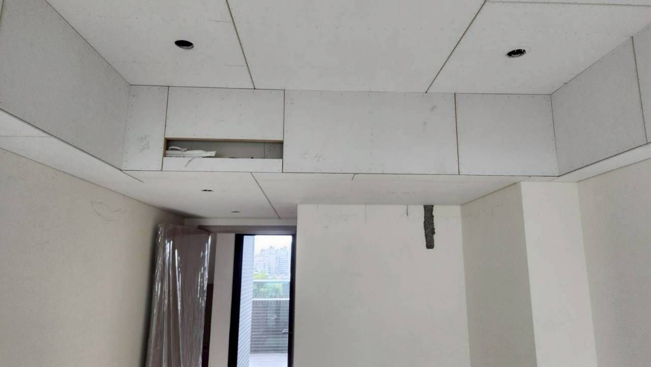 配合施工裝潢前置配管作業，安裝三菱重工一級變頻冷暖空調 (19).jpg