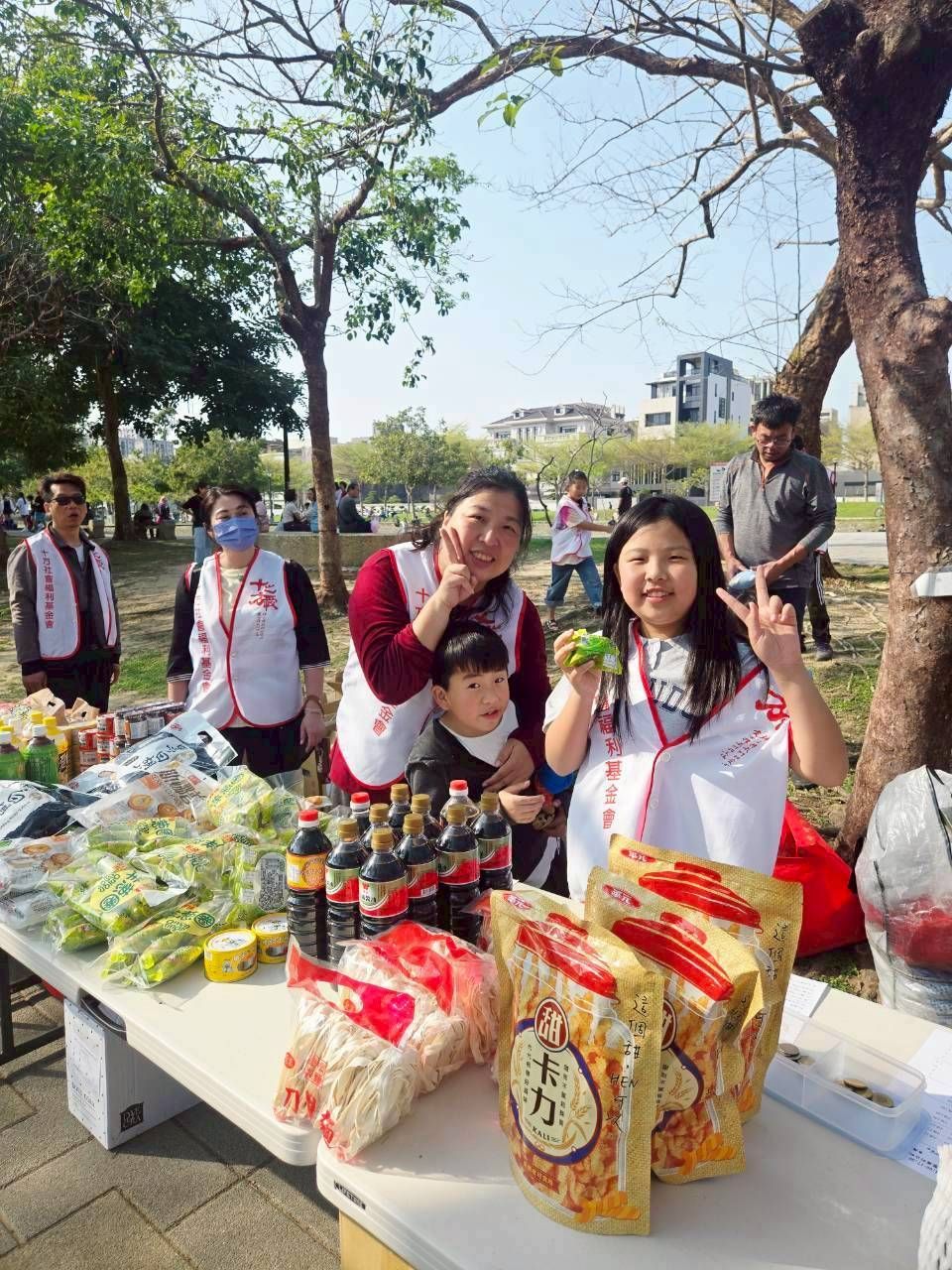 金永利電器行假日攜家帶眷共同參與志工服務 (2).jpg