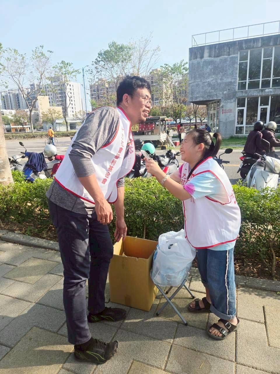 金永利電器行假日攜家帶眷共同參與志工服務 (3).jpg