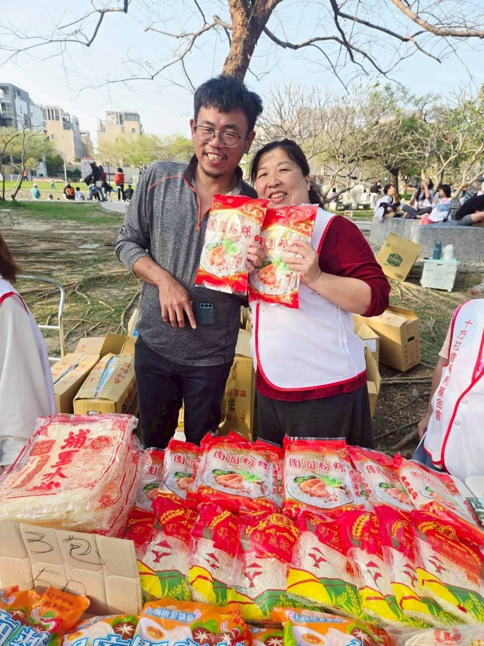 金永利電器行假日攜家帶眷共同參與志工服務 (5).jpg