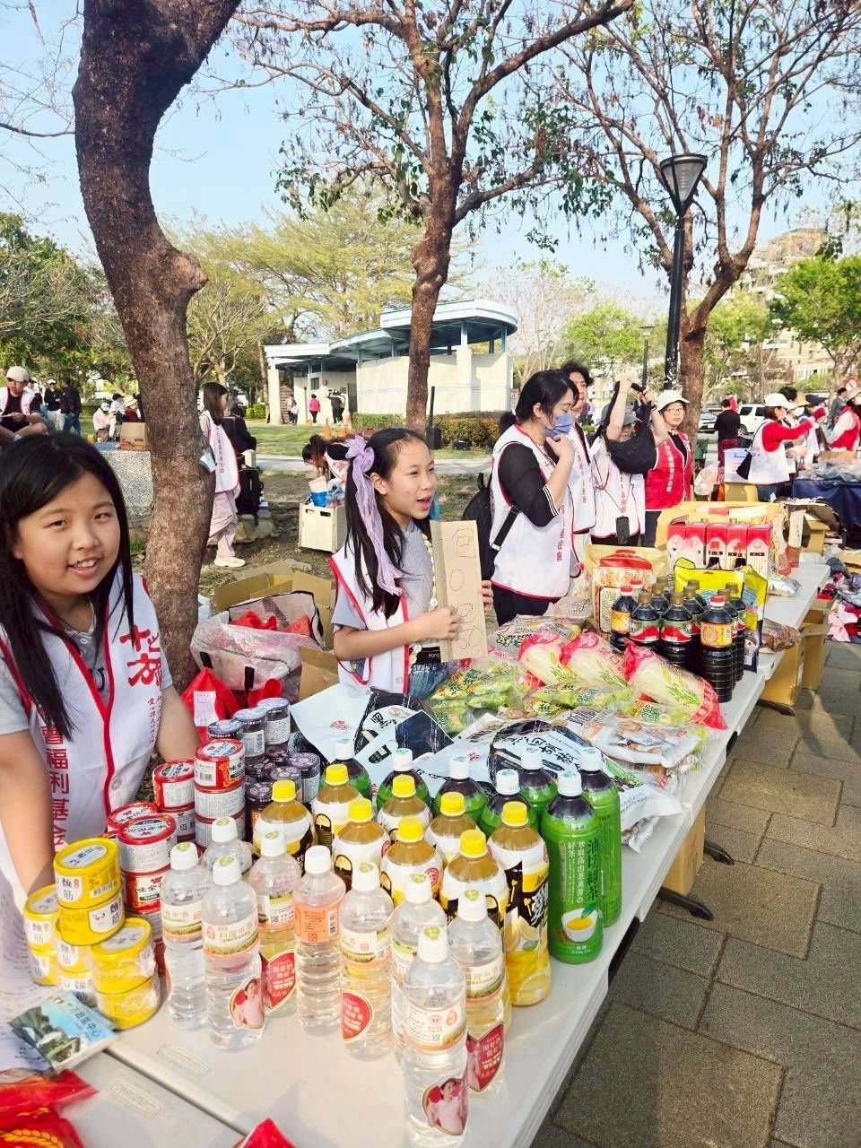 金永利電器行假日攜家帶眷共同參與志工服務 (10).jpg